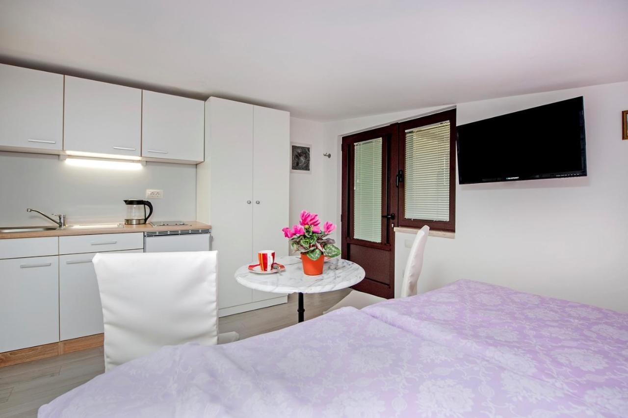 Keser Apartments Rovinj Exterior photo